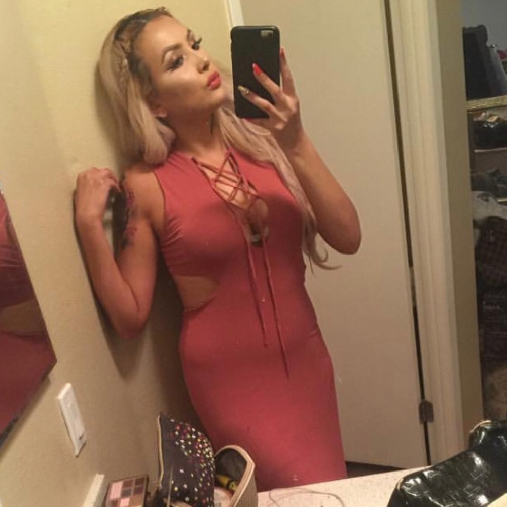 3/30 Burnt orange cut out maxi dress medium
